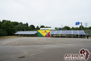 Baufortschritt des ersten mobile Solarkraftwerks